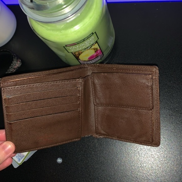 Louis Vuitton wallet - Picture 2 of 4